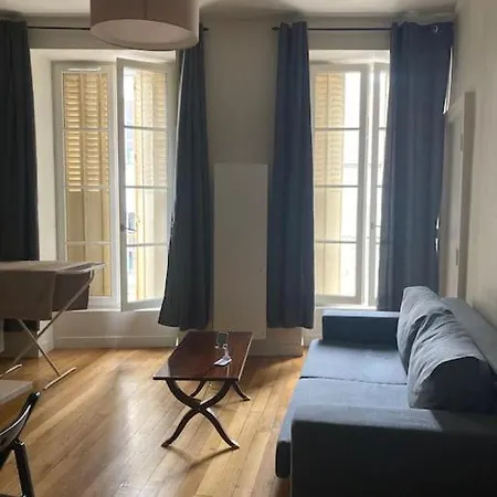 Apartment Hypercentre Place D'armes 2 Fontainebleau